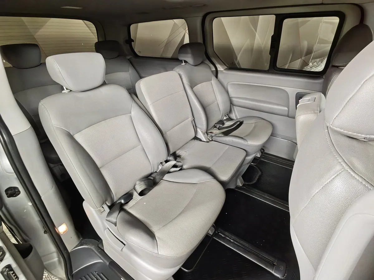 Hyundai Grand Starex 2.5 AT (145 л.с.) Серый в АВИЛОН. Слайд №16
