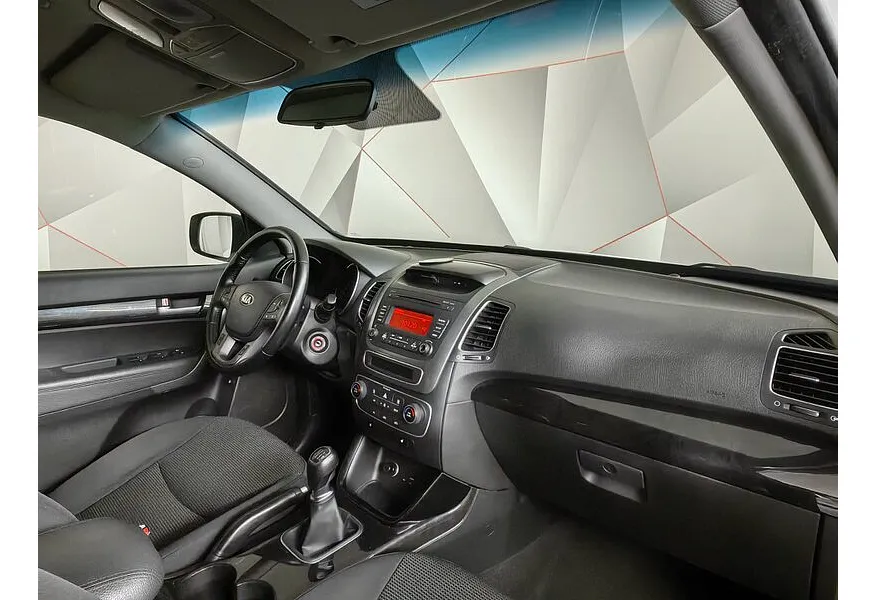 Kia Sorento 2.4 MT 4WD (174 л.с.) Белый в АВИЛОН. Слайд №12