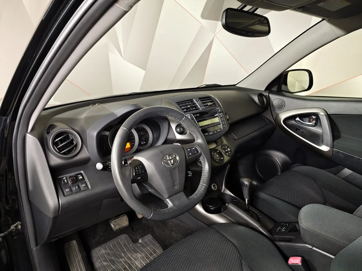 Toyota RAV4 2.0 AT AWD (150 л.с.) Черный в АВИЛОН. Слайд №17