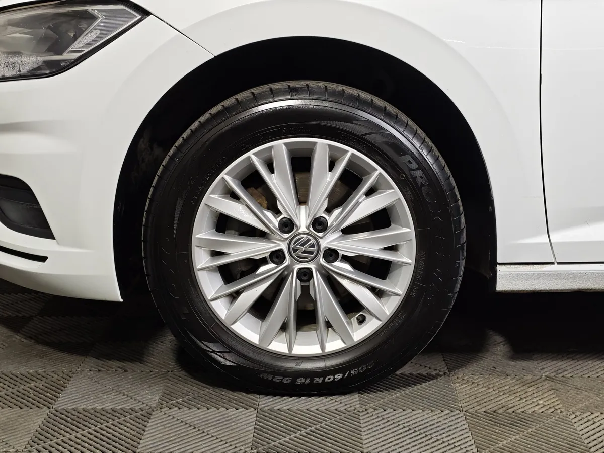 Volkswagen Jetta 1.6 MPI AT (110 л.с.) Respect Белый в АВИЛОН. Слайд №9