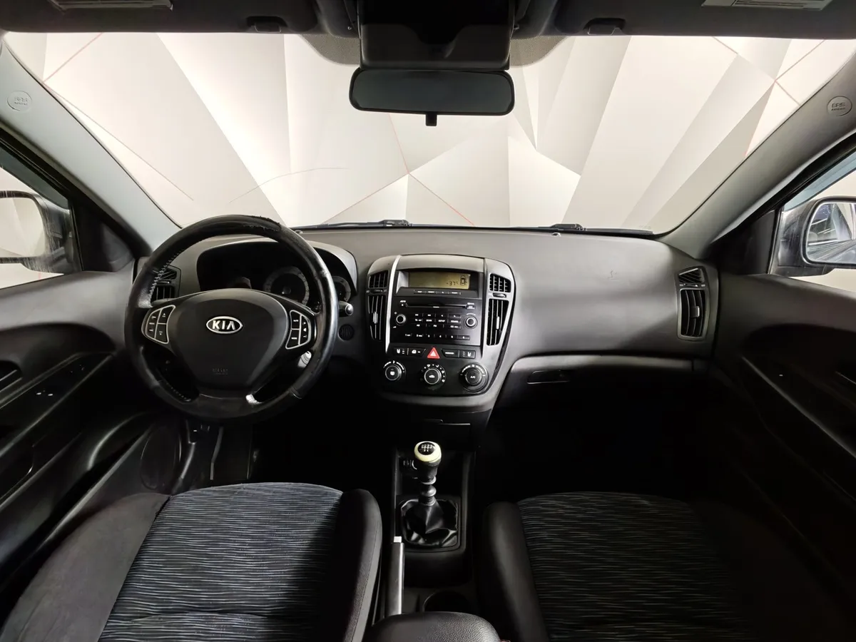 Kia Ceed 1.4 MT (109 л.с.) Серый в АВИЛОН. Слайд №12