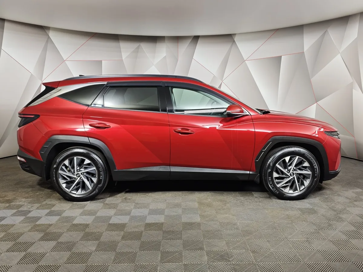Hyundai Tucson 2.0 AT 4WD (142 л.с.) Красный в АВИЛОН. Слайд №6
