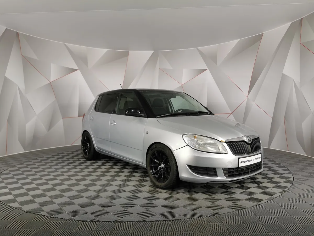 Skoda Fabia 1.6 AT (105 л.с.) Серебристый в АВИЛОН. Слайд №3