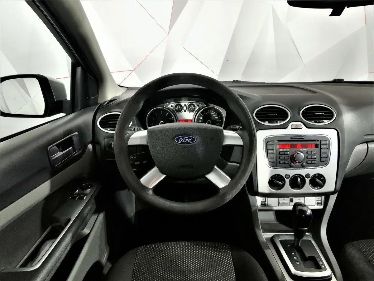Ford Focus 1.6 AT (101 л.с.) Trend Серебристый в АВИЛОН. Слайд №18