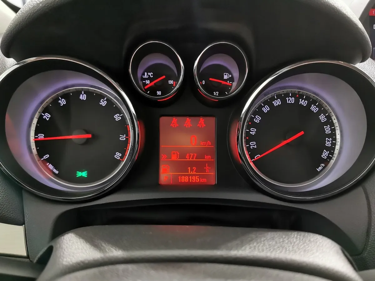 Opel Mokka 1.8 AT AWD (140 л.с.) Cosmo Белый в АВИЛОН. Слайд №17