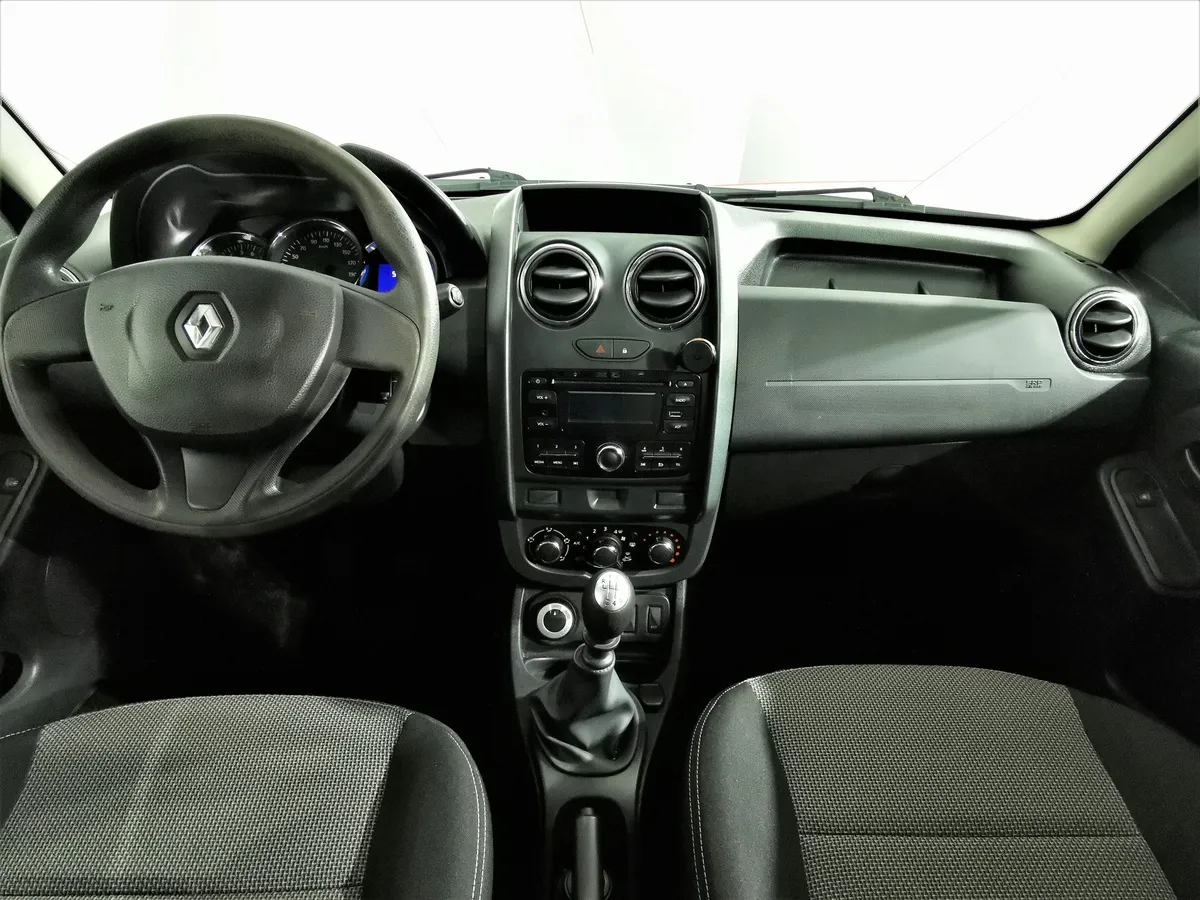 Renault Duster 2.0 MT 4x4 (143 л.с.) Серый в АВИЛОН. Слайд №13