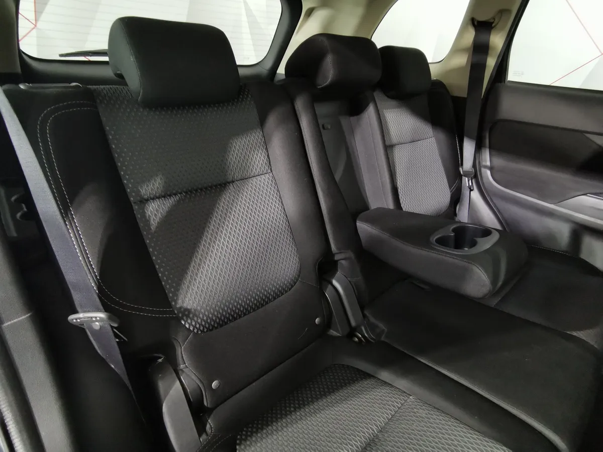 Mitsubishi Outlander 2.0 MIVEC CVT 2WD (146 л.с.) Invite Черный в АВИЛОН. Слайд №16