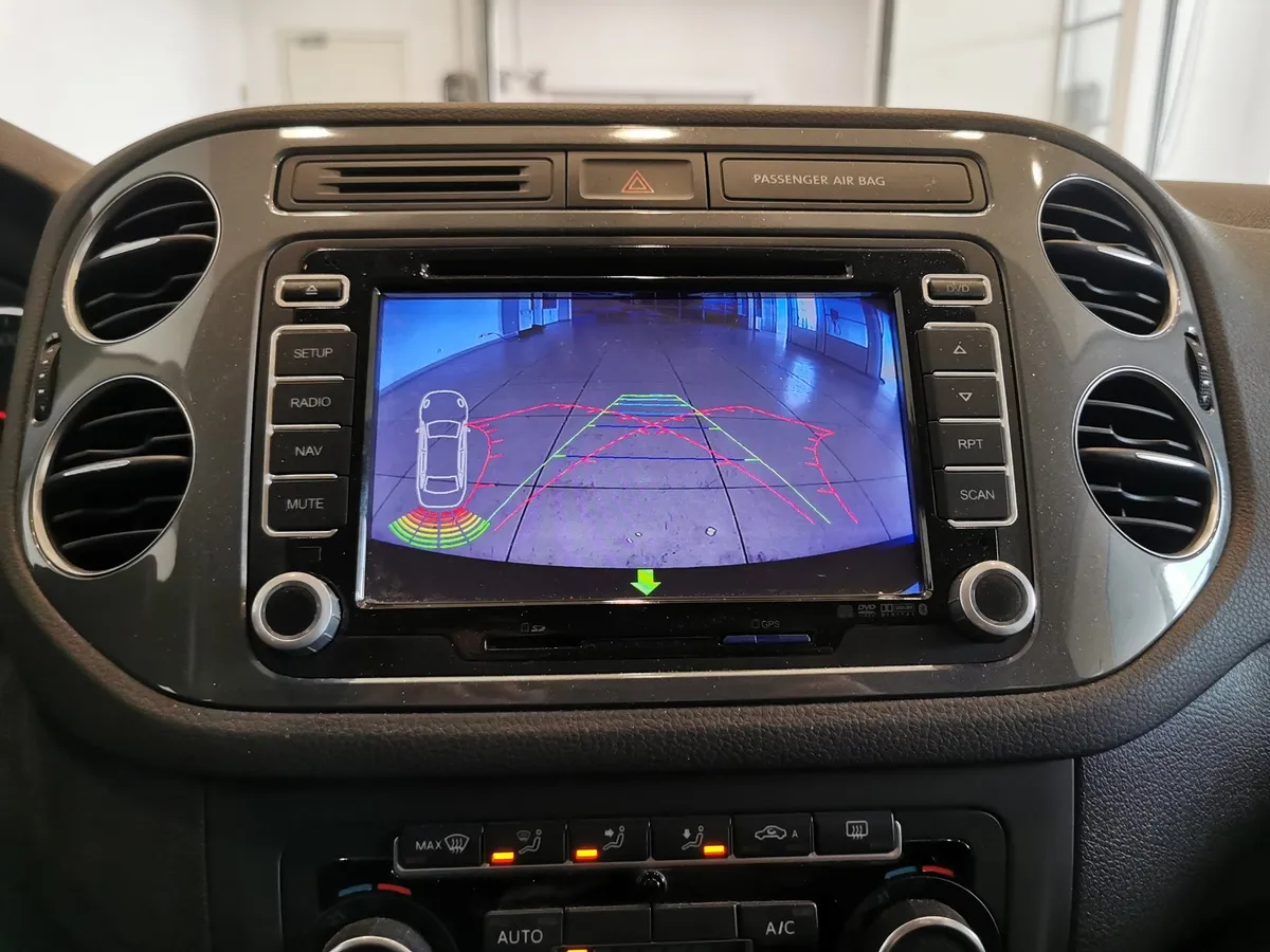 Volkswagen Tiguan 2.0 TDI 4Motion AT (140 л.с.) Track & Field Коричневый в АВИЛОН. Слайд №21