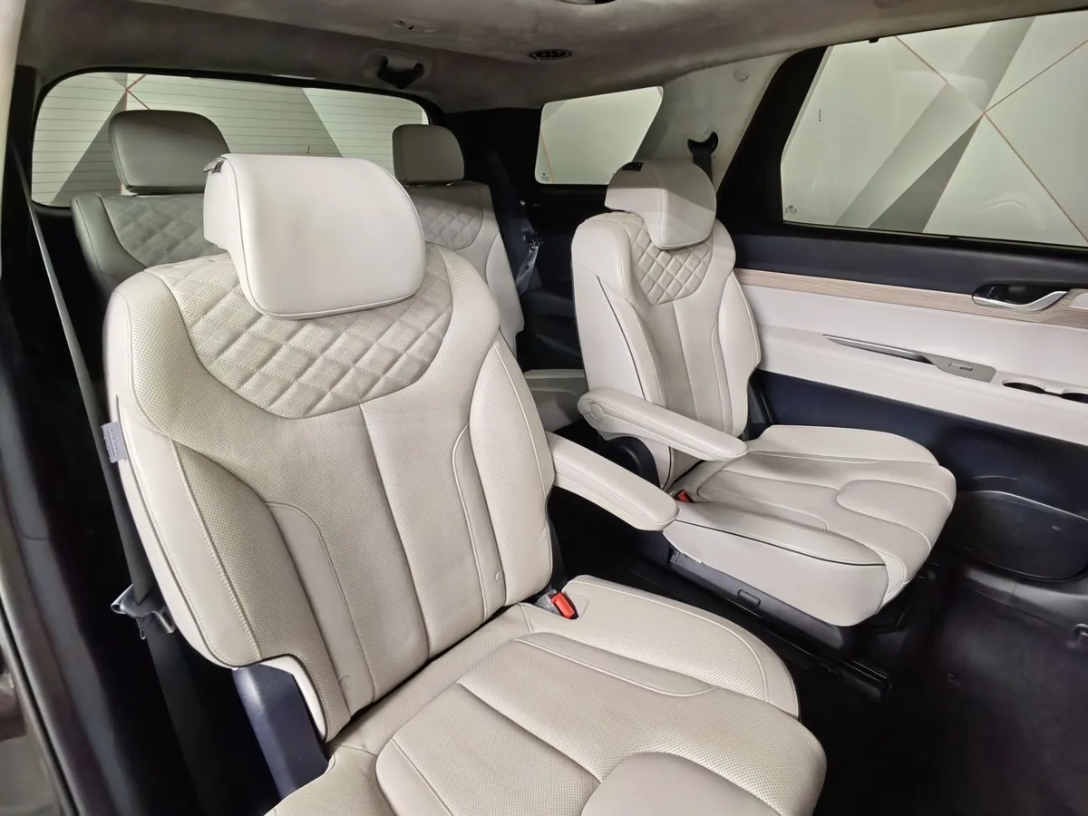 Hyundai Palisade 3.8 АТ 4WD (249 л.с.) 7 мест Calligraphy Черный в АВИЛОН. Слайд №17