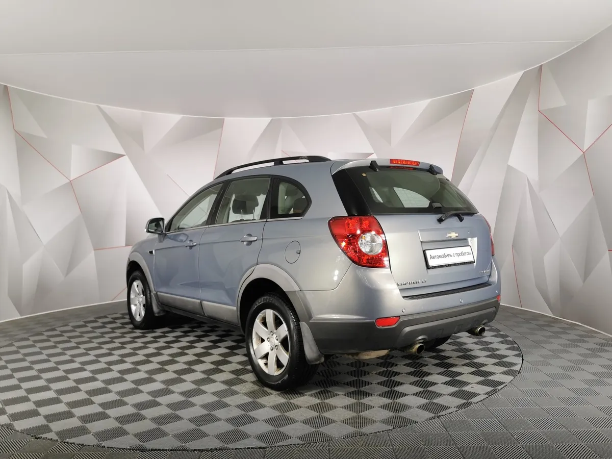 Chevrolet Captiva 2.4 AT (5 мест) (167 л.с.) LT Серый в АВИЛОН. Слайд №4