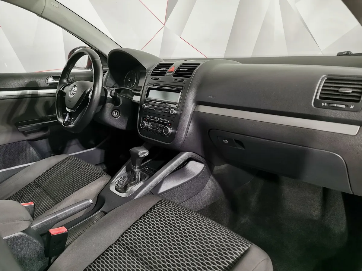 Volkswagen Jetta 1.6 DSG (102 л.с.) Красный в АВИЛОН. Слайд №12