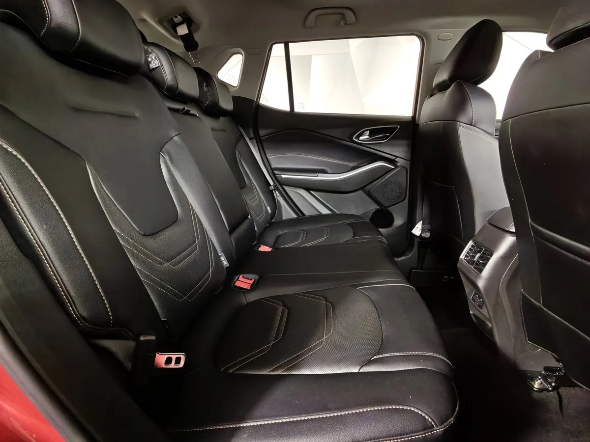 Москвич 3 1.5 CVT (150 л.с.) Comfort Красный в АВИЛОН. Слайд №16