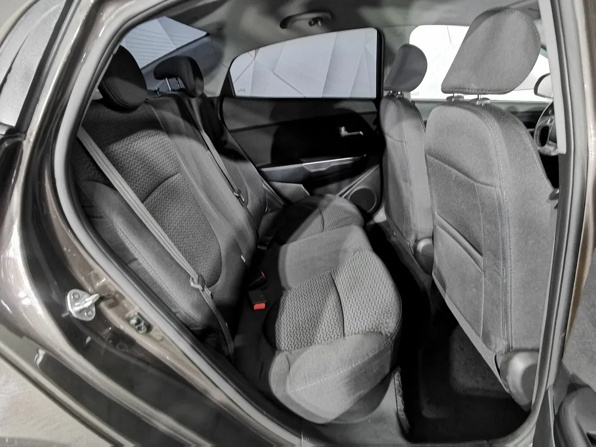 Kia Rio 1.6 AT (123 л.с.) Коричневый в АВИЛОН. Слайд №17