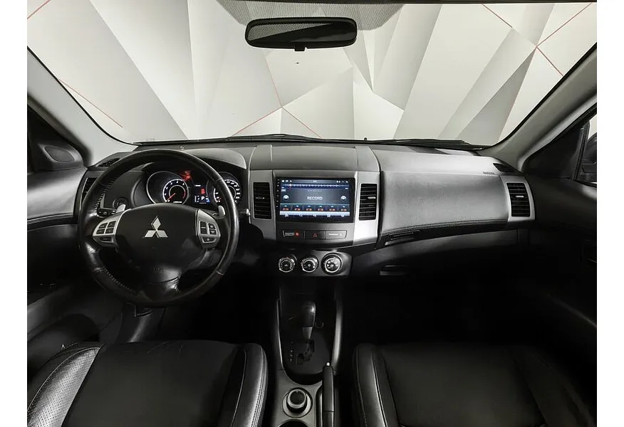 Mitsubishi Outlander 2.4 CVT 4WD (170 л.с.) Синий в АВИЛОН. Слайд №12 Mitsubishi Outlander 2.4 CVT 4WD (170 л.с.) Синий в АВИЛОН. Слайд №12