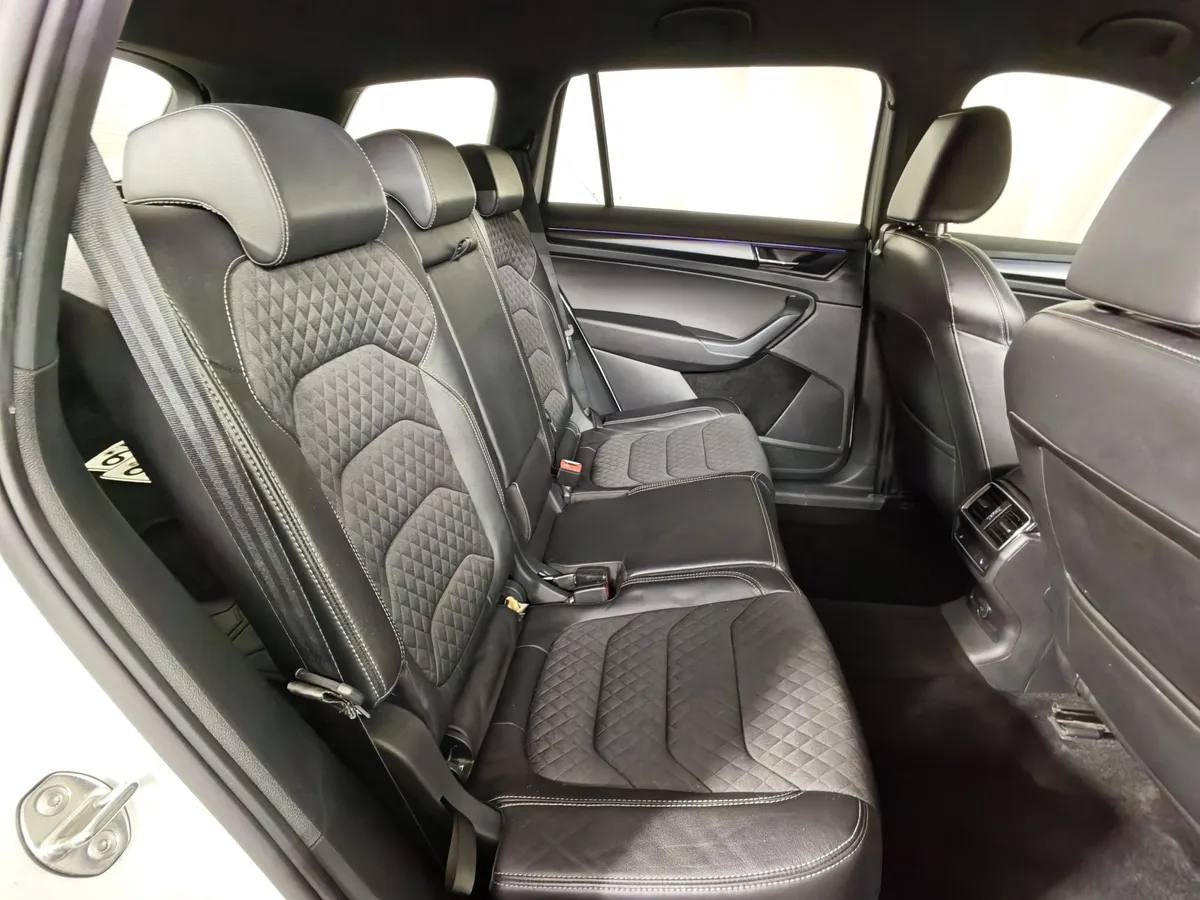 Skoda Kodiaq 2.0 TSI DSG 4X4 (180 л.с.) Белый в АВИЛОН. Слайд №16