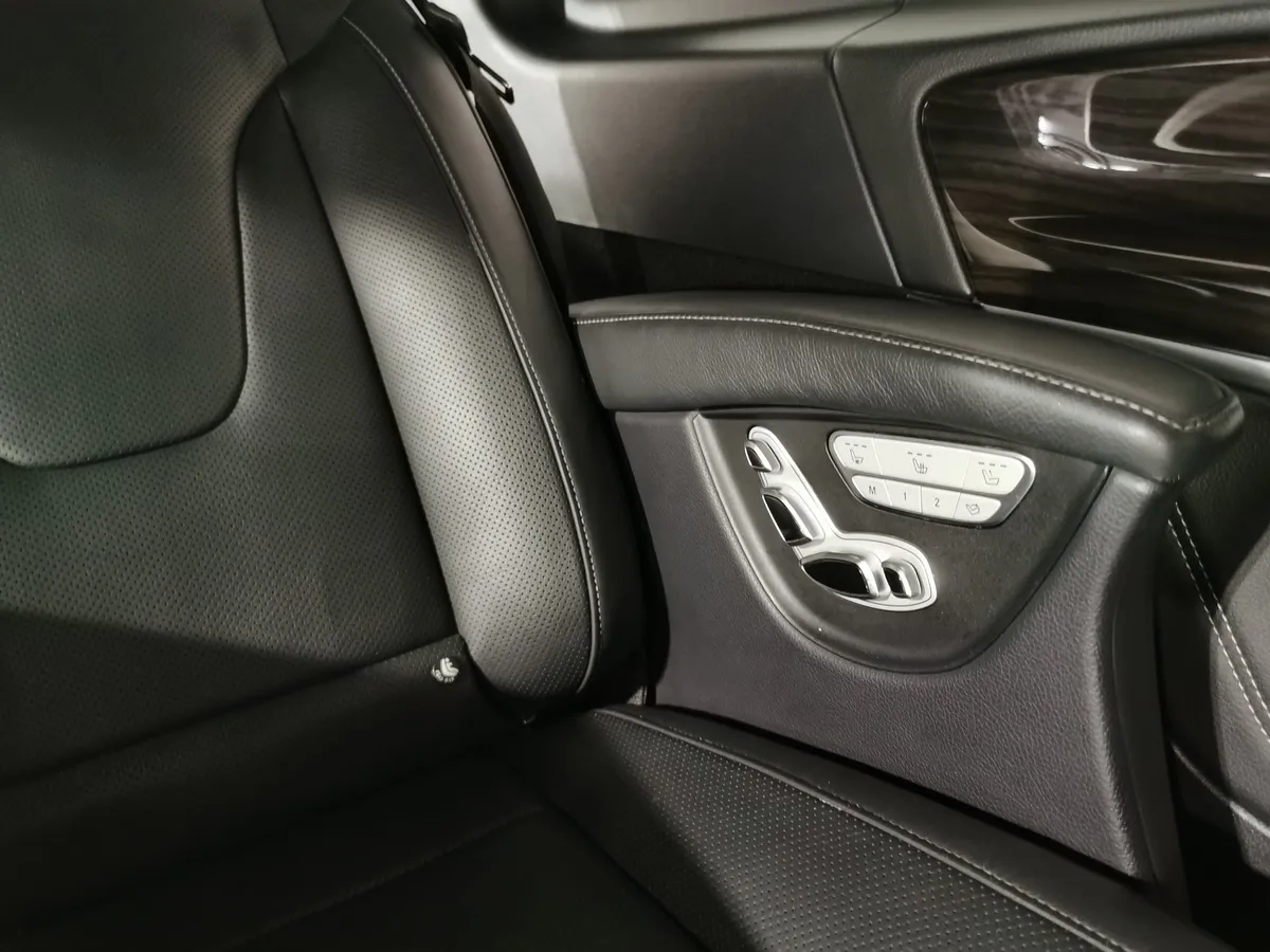 Mercedes-Benz V-Класс V 250 BlueTEC 7G-Tronic Plus 4x4 (190 л.с.) AMG Line Синий в АВИЛОН. Слайд №21