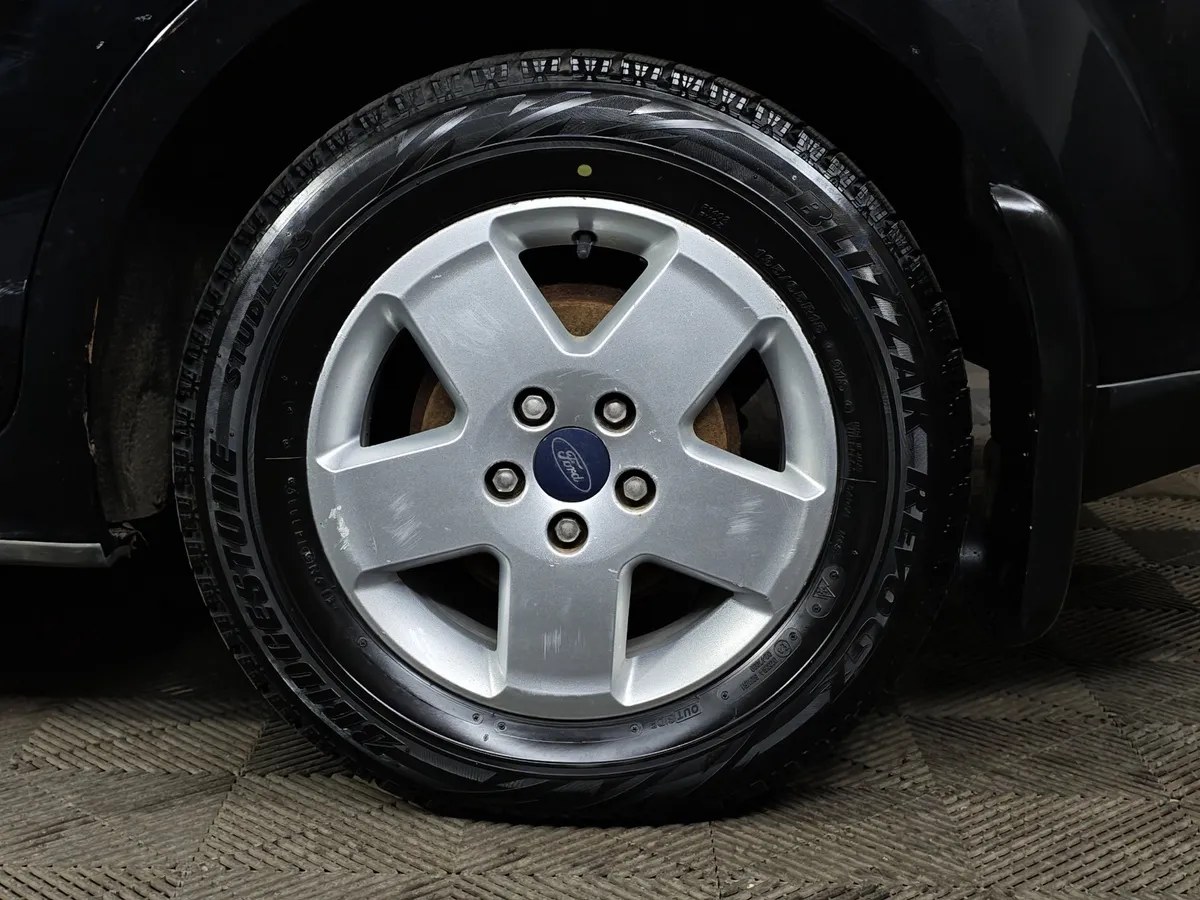 Ford Focus 1.8 MT (125 л.с.) Trend Черный в АВИЛОН. Слайд №9