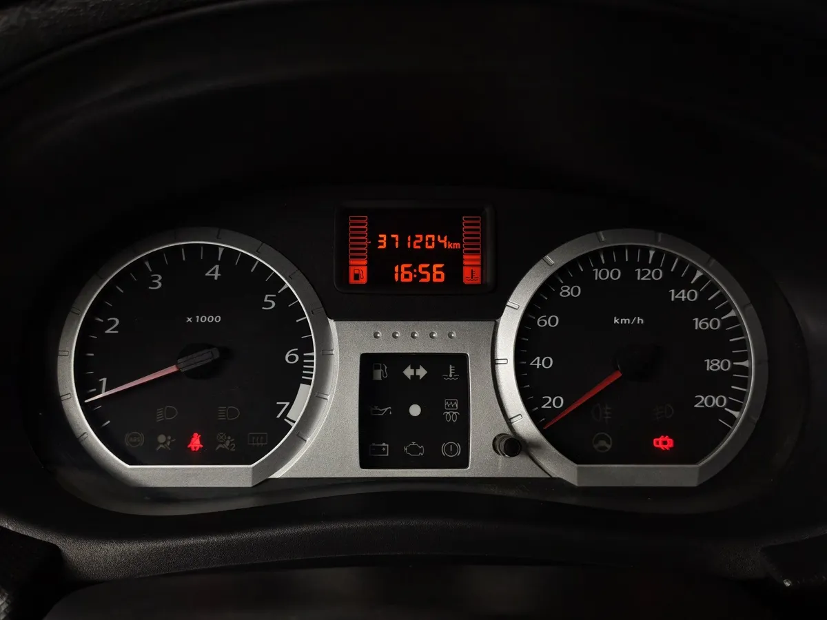 ВАЗ (Lada) Largus 1.6 MT 16 кл (5 мест) (102 л.с.) KS045-52-X00 Luxe Бежевый в АВИЛОН. Слайд №16