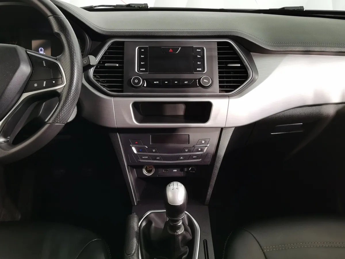 Lifan X70 2.0 MT (136 л.с.) Standard Серый в АВИЛОН. Слайд №14