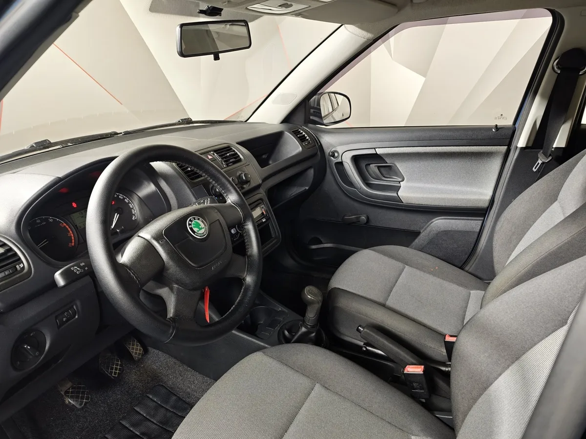 Skoda Fabia 1.2 MT (70 л.с.) Голубой в АВИЛОН. Слайд №19