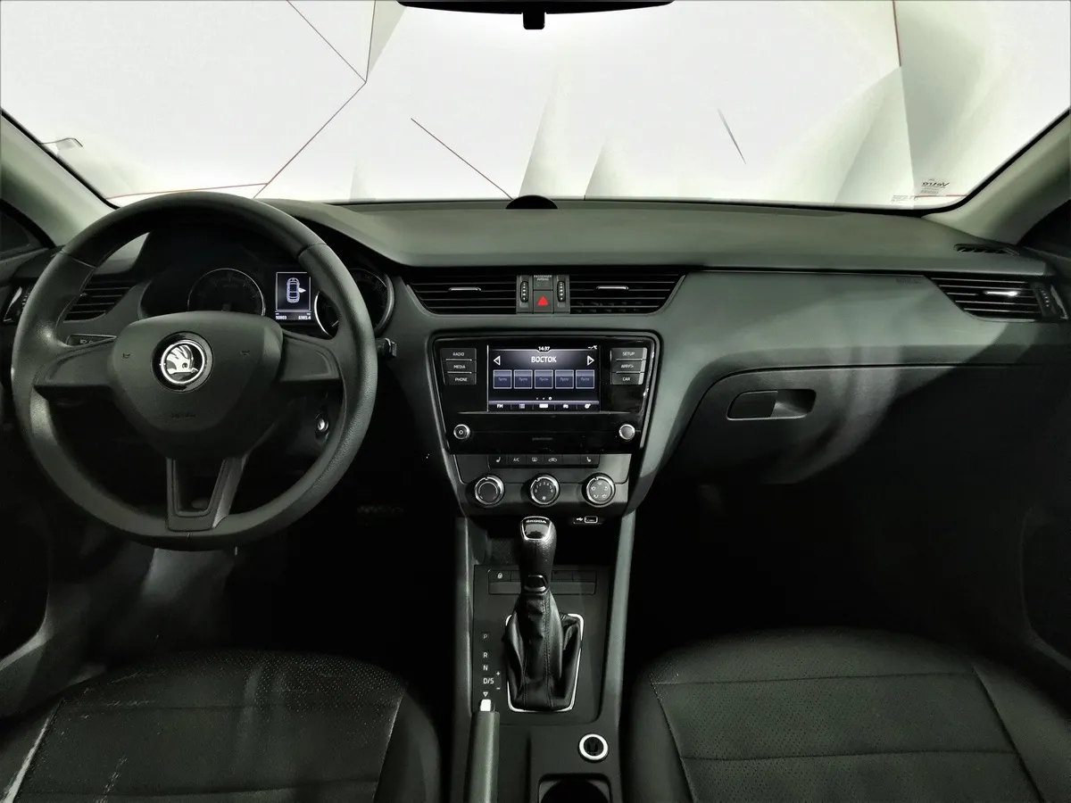 Skoda Octavia 1.6 MPI AT (110 л.с.) Белый в АВИЛОН. Слайд №13