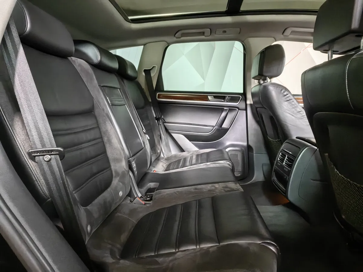 Volkswagen Touareg 3.0 TDI AT (240 л.с.) base Черный в АВИЛОН. Слайд №16