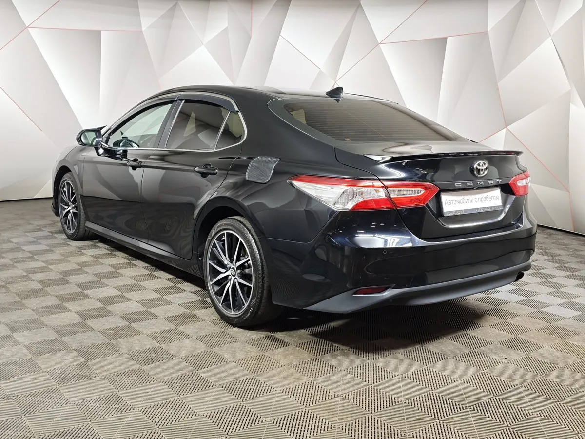 Toyota Camry 2.5 AT (181 л.с.) Черный в АВИЛОН. Слайд №4