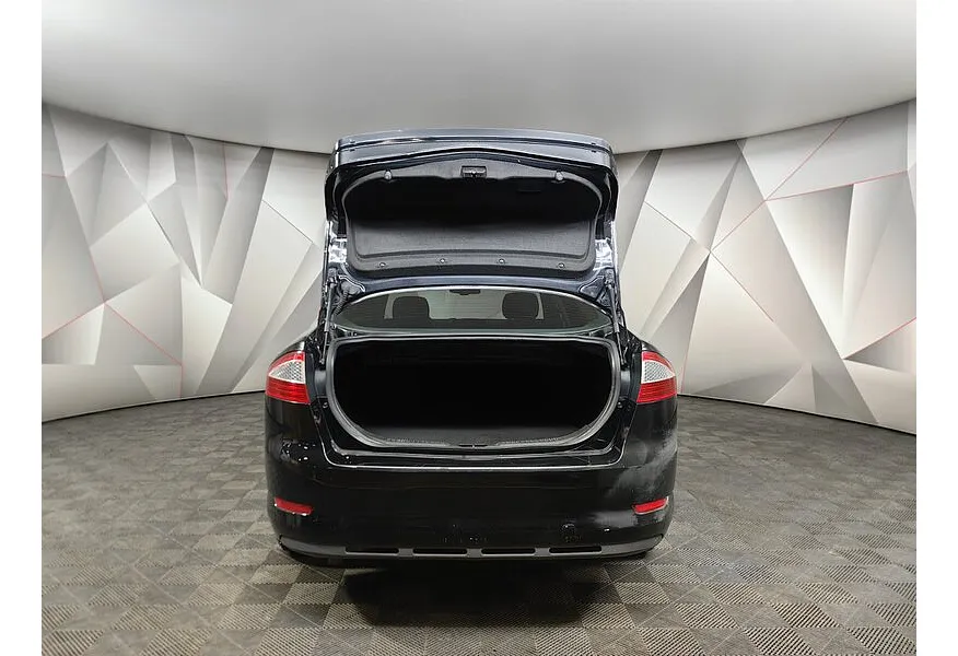 Ford Mondeo 1.6 MT (125 л.с.) Черный в АВИЛОН. Слайд №10