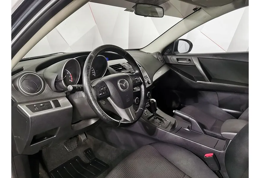 Mazda 3 1.6 AT (105 л.с.) Черный в АВИЛОН. Слайд №19