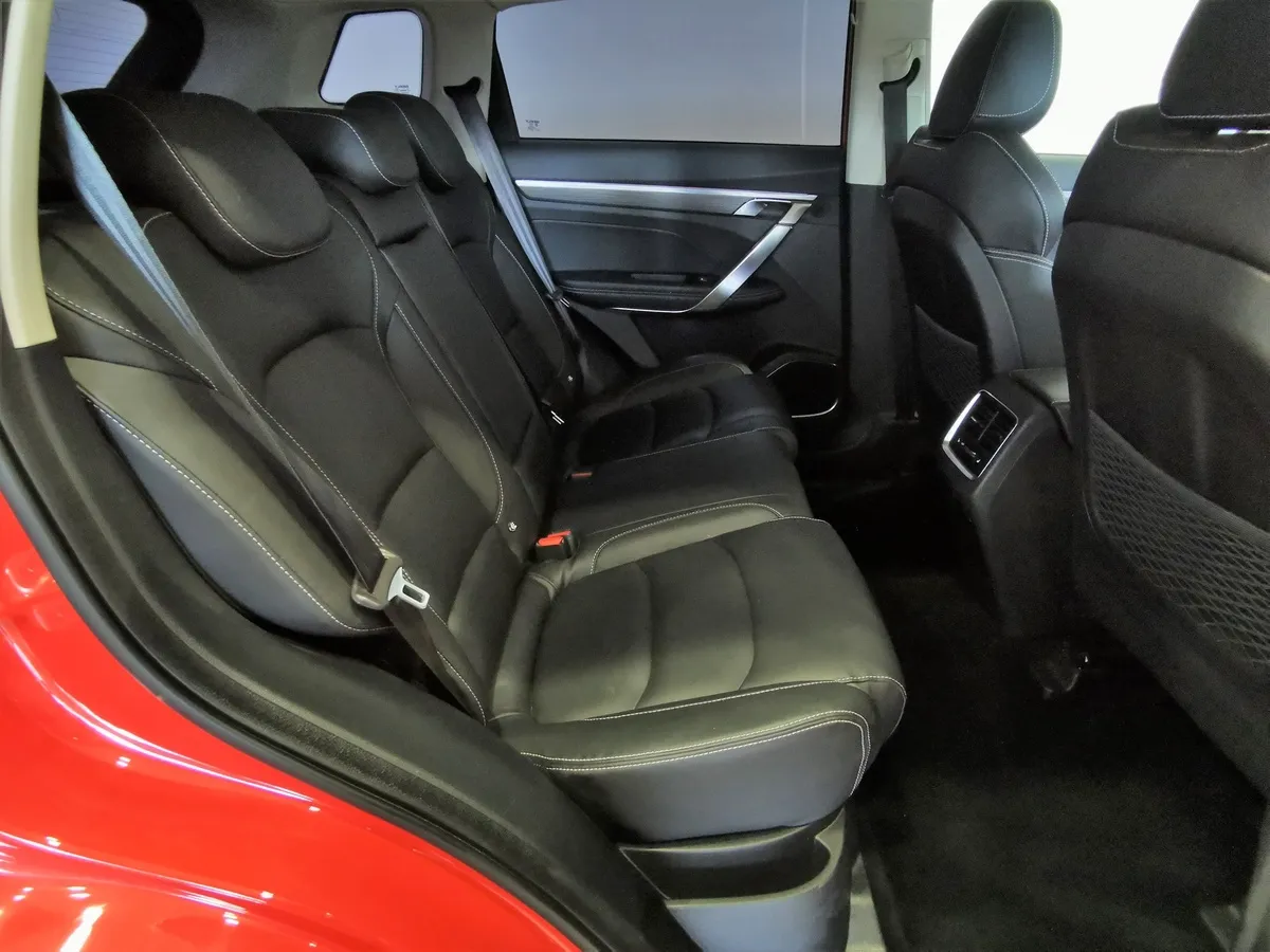 Geely Atlas Pro 1.5T 7DCT AWD (177 л.с.) Flagship Красный в АВИЛОН. Слайд №15
