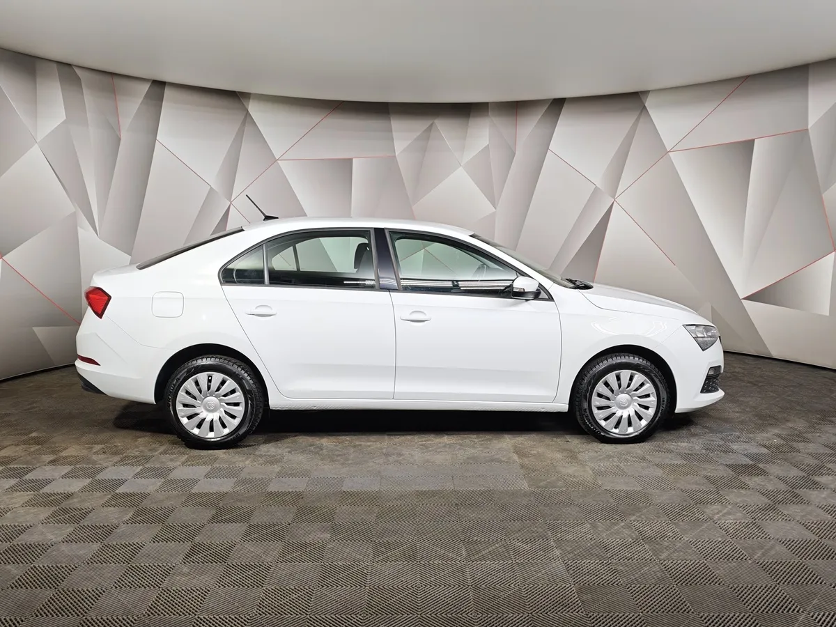 Skoda Rapid 1.6 AT (110 л.с.) Белый в АВИЛОН. Слайд №6