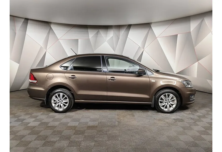 Volkswagen Polo 1.6 MPI AT (110 л.с.) Highline Коричневый в АВИЛОН. Слайд №6