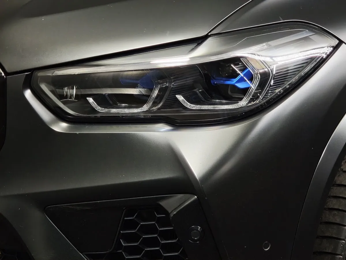 BMW X5 M 4.4 xDrive (625 л.с.) Competition Черный в АВИЛОН. Слайд №8