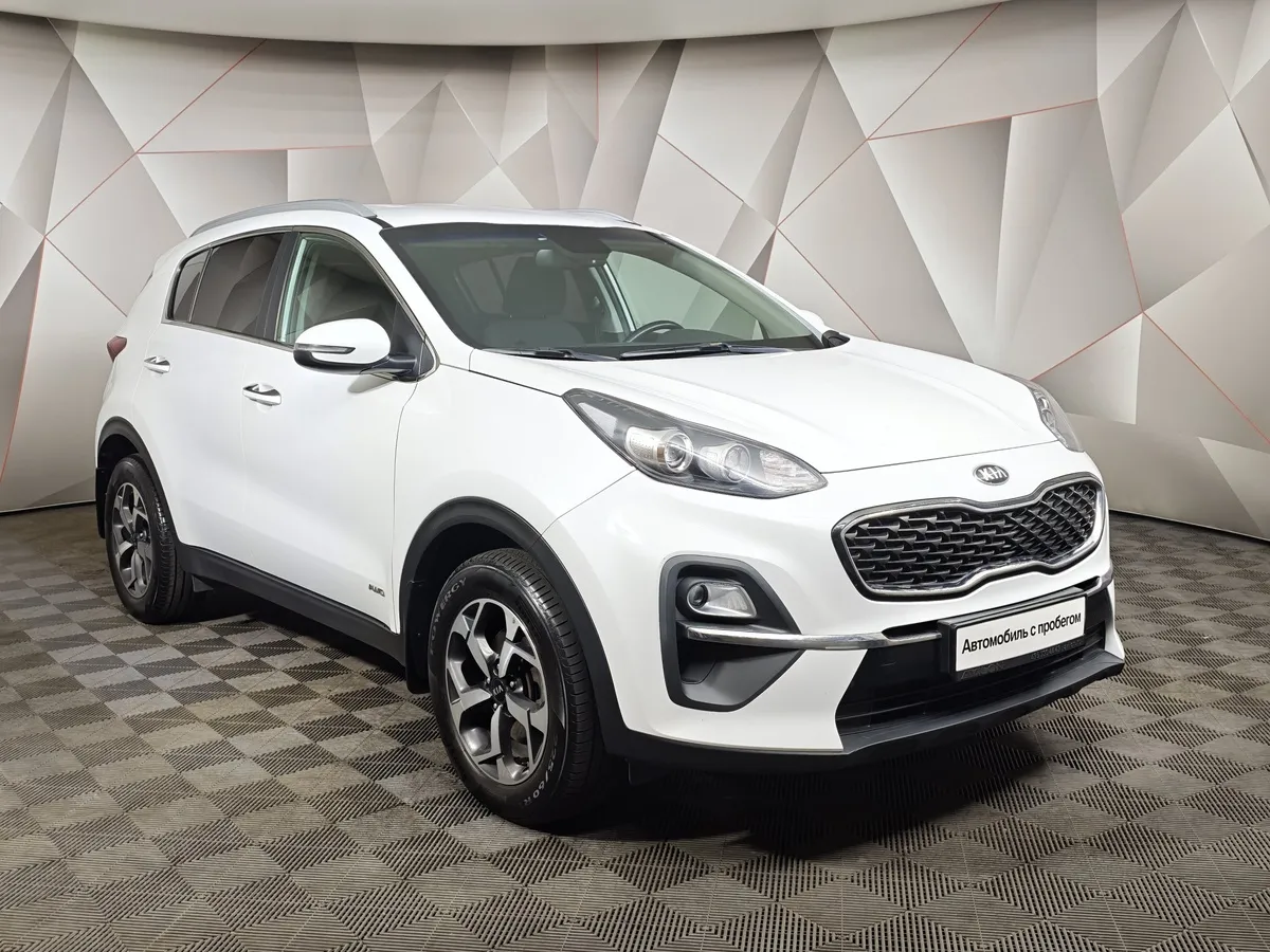 Kia Sportage 2.0 MPI AT 4WD (150 л.с.) Luxe Белый в АВИЛОН. Слайд №3