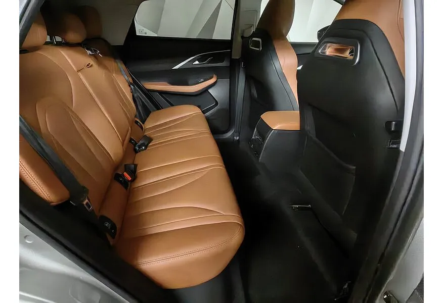 АВИЛОН - Omoda C5 1.5T CVT (147 л.с.) Ultimate (двухцветный, красные элементы экстерьера) Серебристый - slide 12