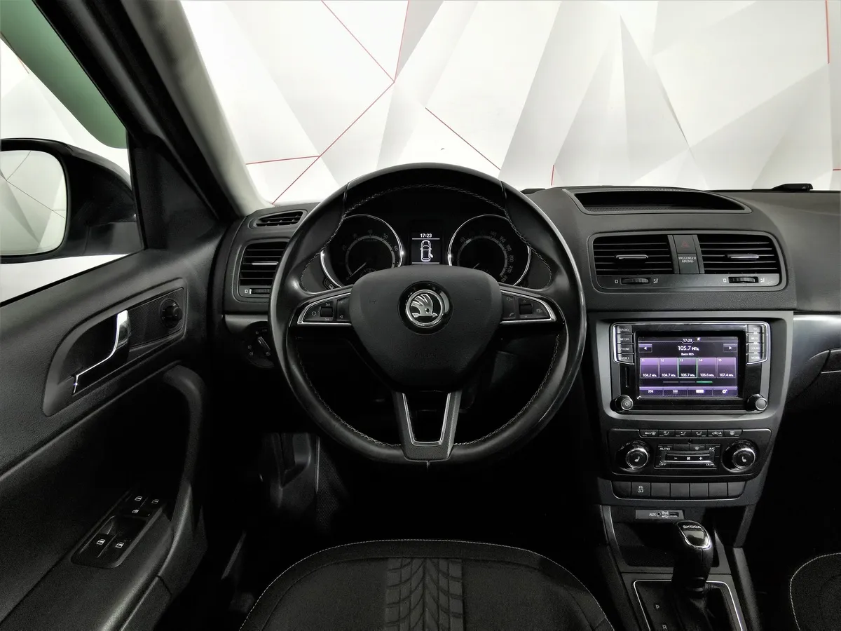 Skoda Yeti 1.6 AT (110 л.с.) Белый в АВИЛОН. Слайд №19