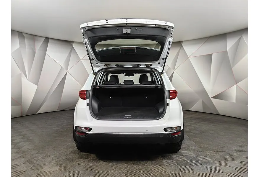 Kia Sportage 2.0 MPI AT 4WD (150 л.с.) Luxe Белый в АВИЛОН. Слайд №12