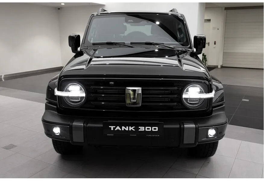 TANK 300 2.0T AT 4WD (220 л.с.) Драйв Черный в АВИЛОН. Слайд №4