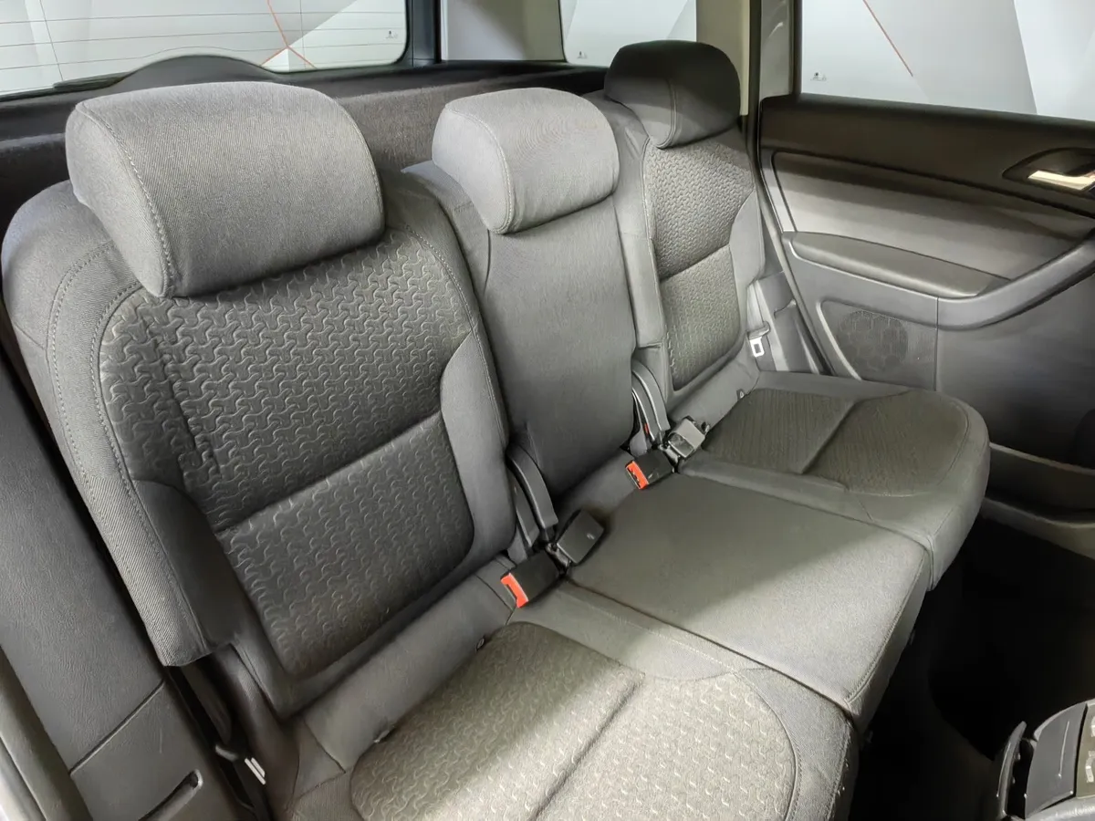 Skoda Yeti 1.8 TSI 4x4 DSG (152 л.с.) Серый в АВИЛОН. Слайд №16