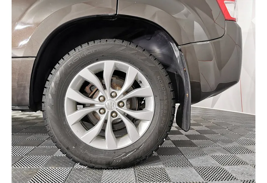 Suzuki Grand Vitara 2.0 AT AWD (140 л.с.) Коричневый в АВИЛОН. Слайд №9