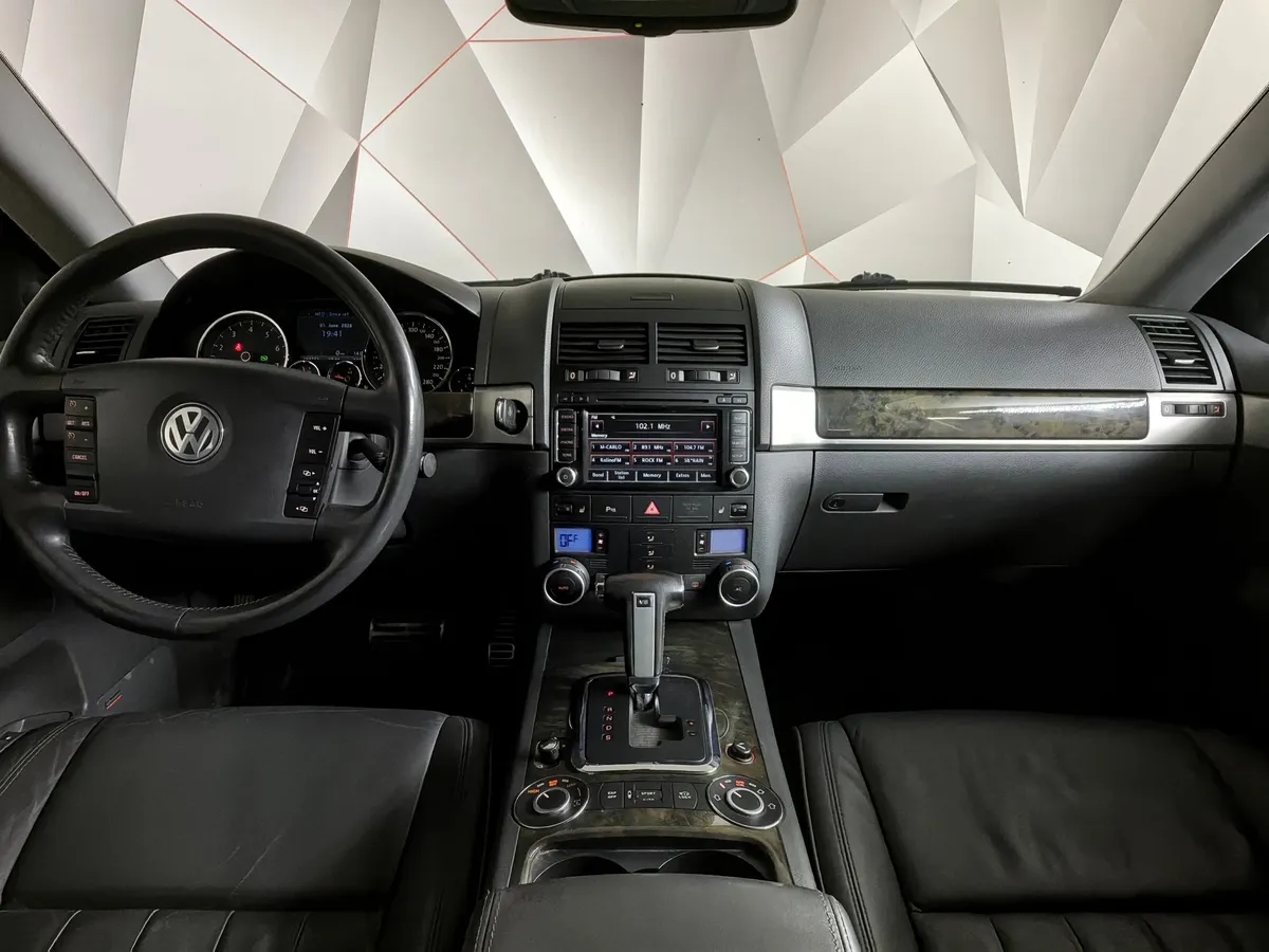 Volkswagen Touareg 4.2 Tiptronic (310 л.с.) Черный в АВИЛОН. Слайд №14