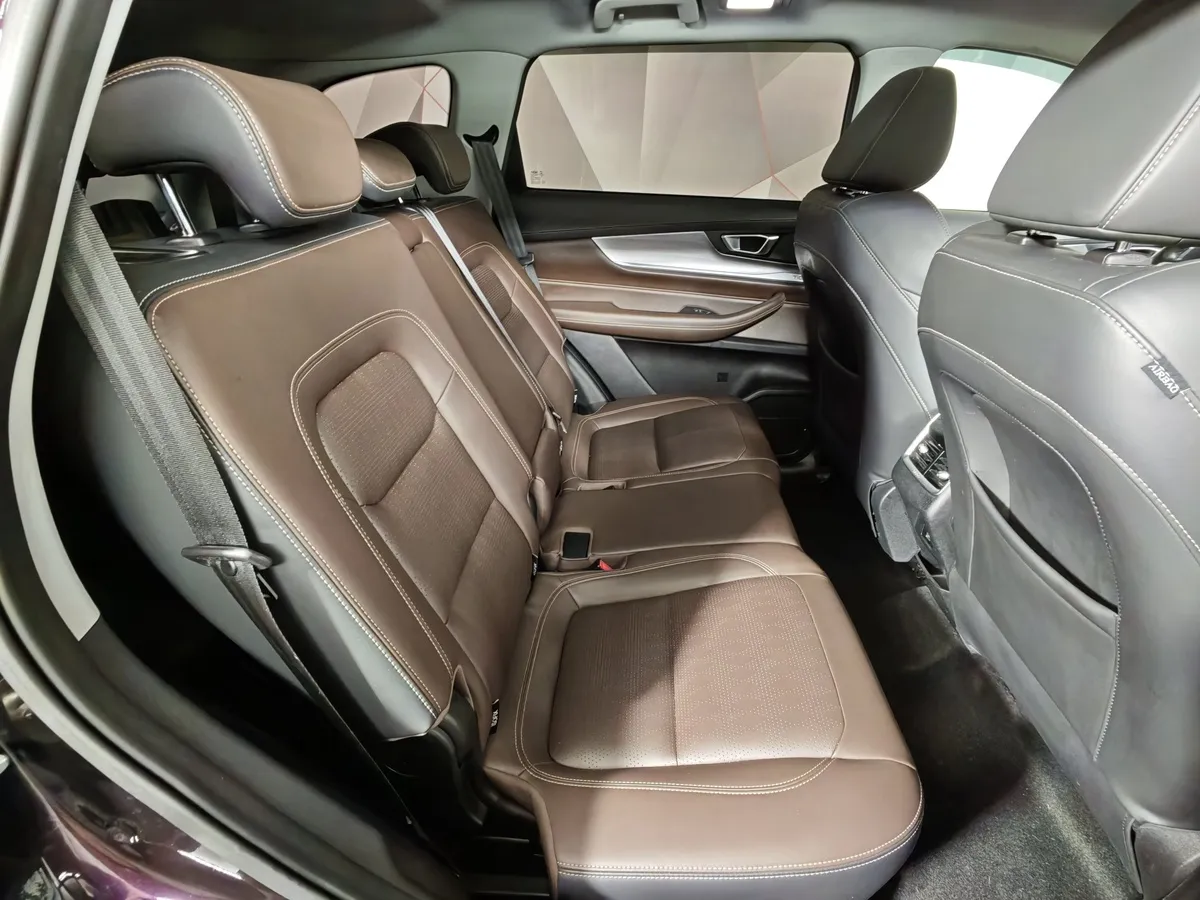 Chery Tiggo 8 Pro 1.6 TGDI DCT7 (186 л.с.) Prestige Dreamline Фиолетовый в АВИЛОН. Слайд №15