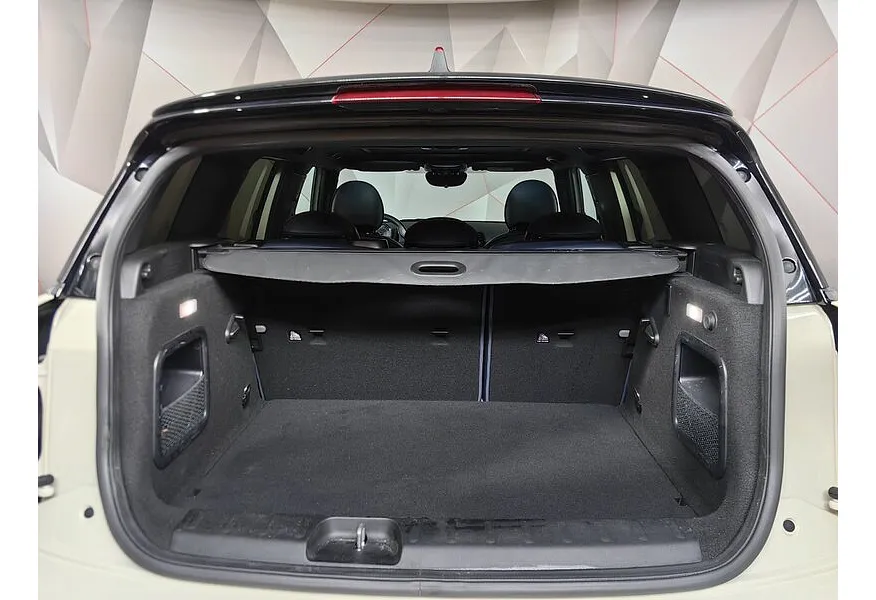 MINI Clubman 2.0 AT ALL4 (192 л.с.) Белый в АВИЛОН. Слайд №9