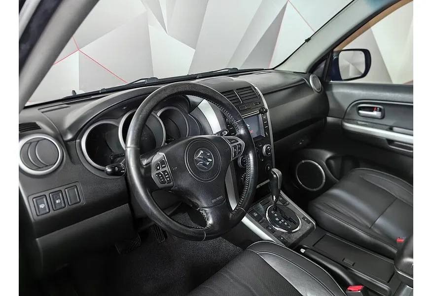 Suzuki Grand Vitara 2.4 AT (169 л.с.) Черный в АВИЛОН. Слайд №17 Suzuki Grand Vitara 2.4 AT (169 л.с.) Черный в АВИЛОН. Слайд №17
