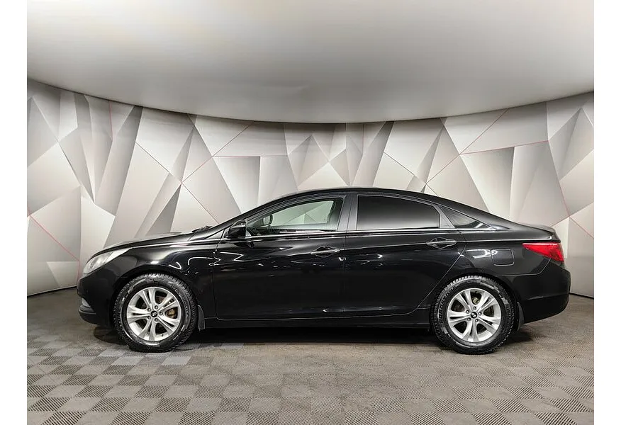 Hyundai Sonata 2.0 MPi AT (150 л.с.) Черный в АВИЛОН. Слайд №5