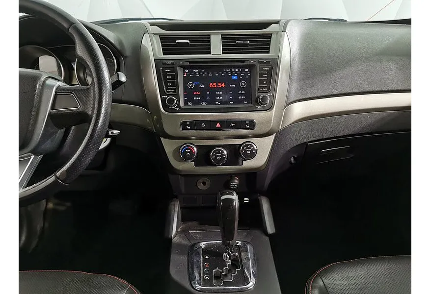 Geely Emgrand X7 2.4 AT (148 л.с.) Comfort Белый в АВИЛОН. Слайд №15