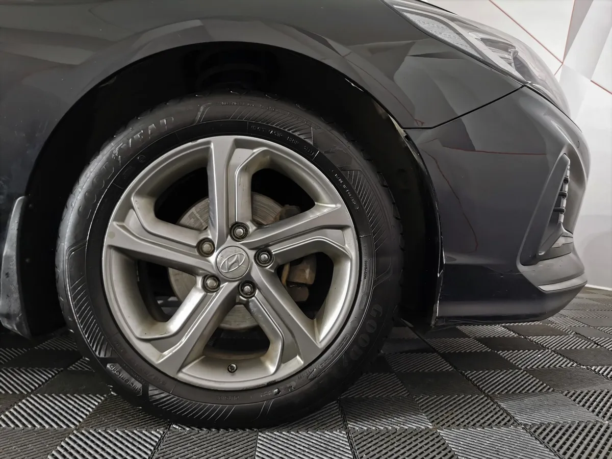 Hyundai Sonata 2.0 AT (150 л.с.) Primary Черный в АВИЛОН. Слайд №9