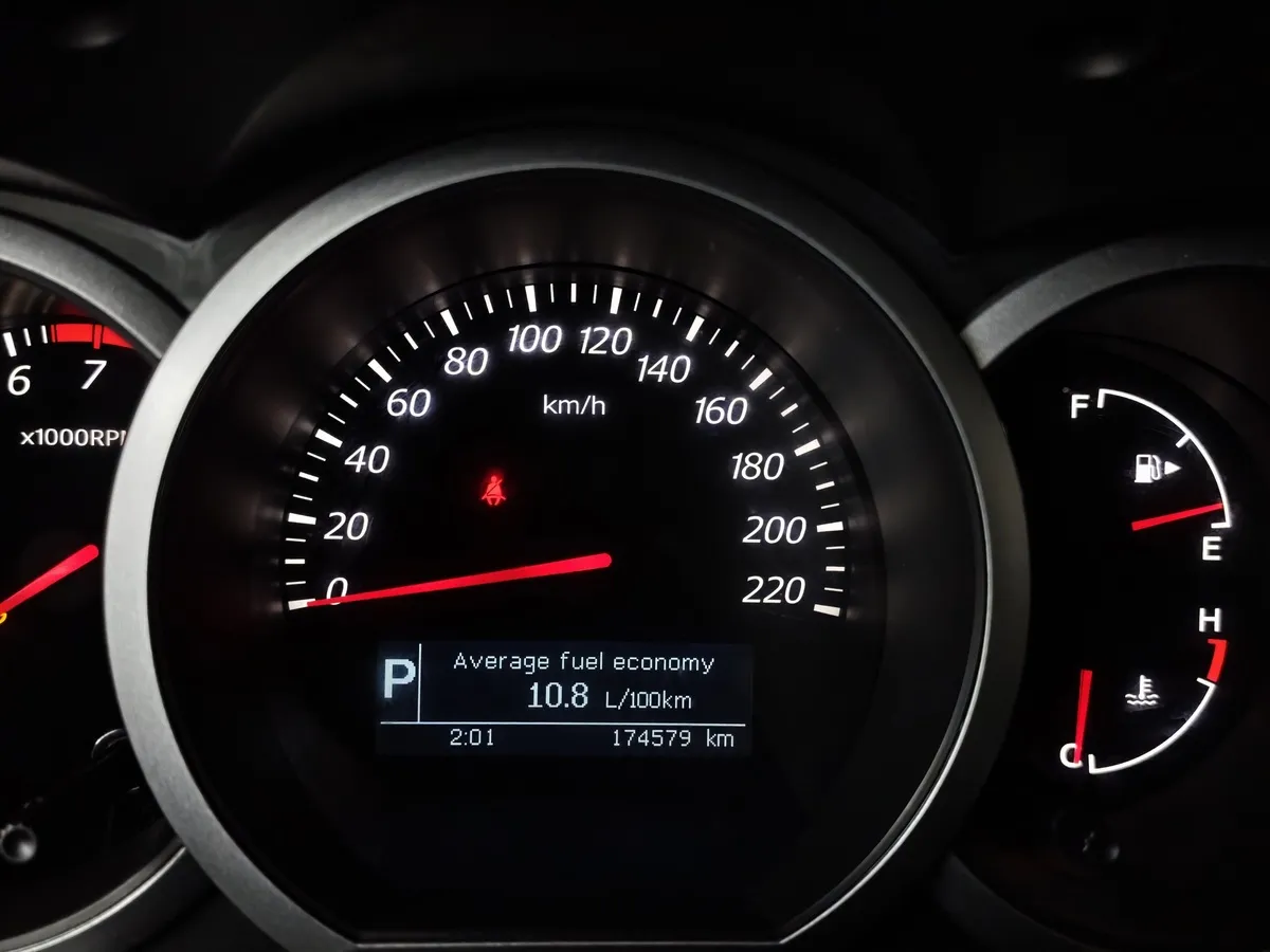 Suzuki Grand Vitara 2.4 AT AWD (169 л.с.) JLX-A Белый в АВИЛОН. Слайд №15