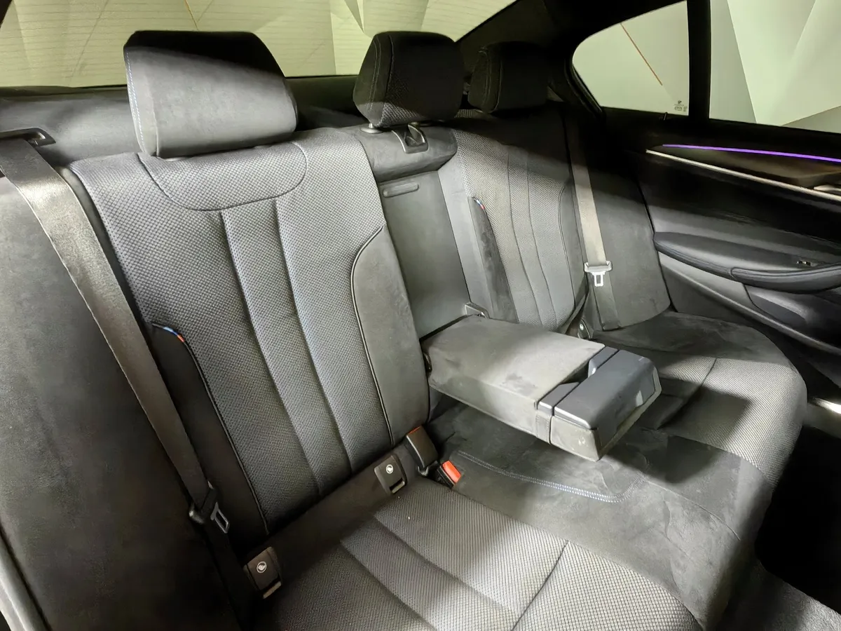 BMW 5 серия 520d xDrive Steptronic (190 л.с.) M Sport Черный в АВИЛОН. Слайд №14