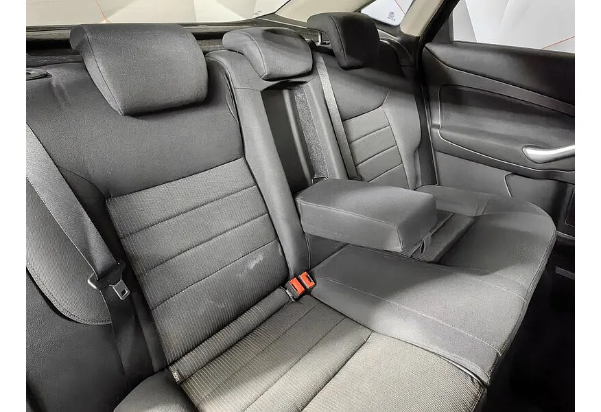 Ford Mondeo 2.3 AT (161 л.с.) Ambiente Черный в АВИЛОН. Слайд №15